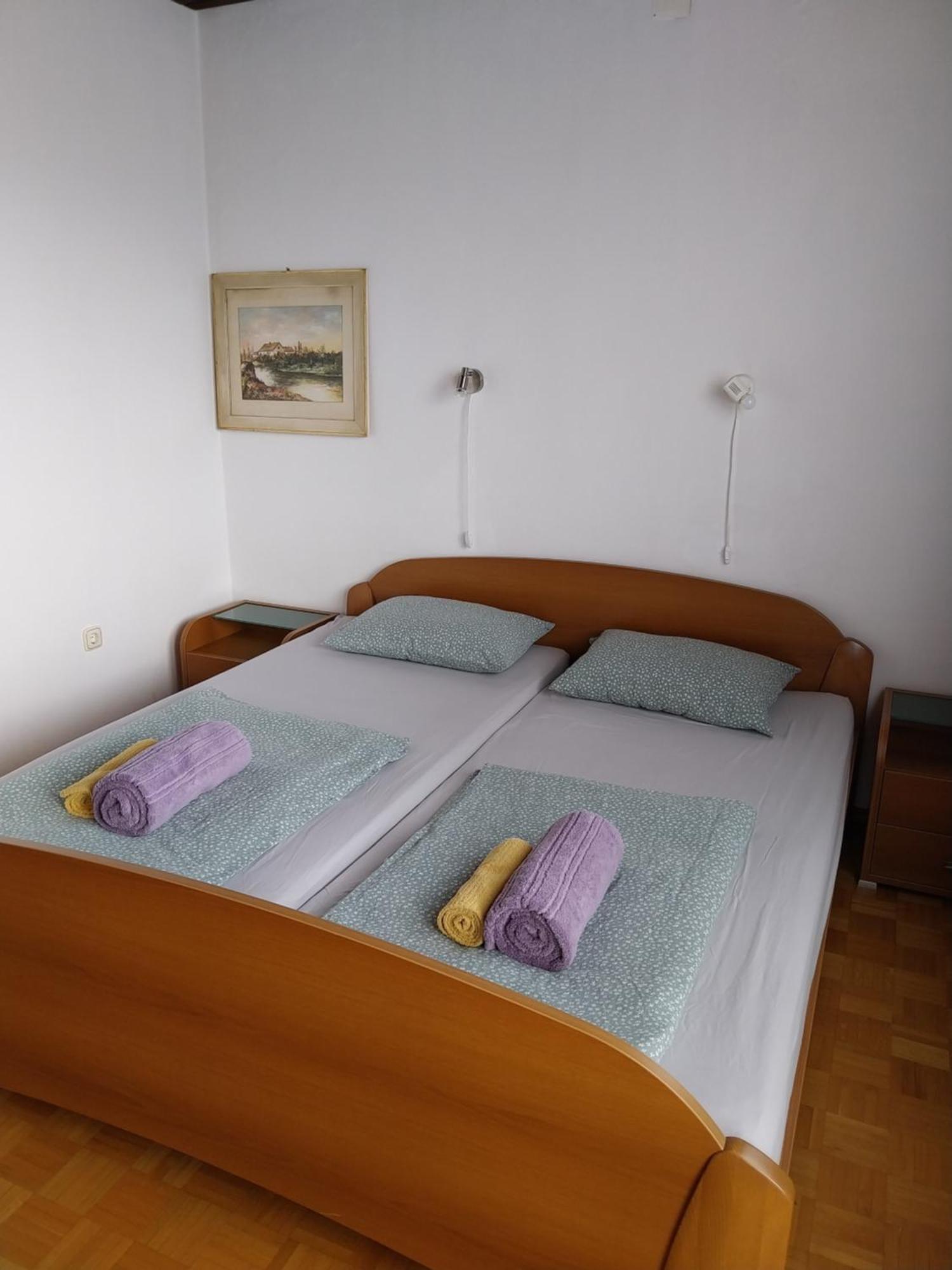 Apartment Katrin Zirovnica Esterno foto